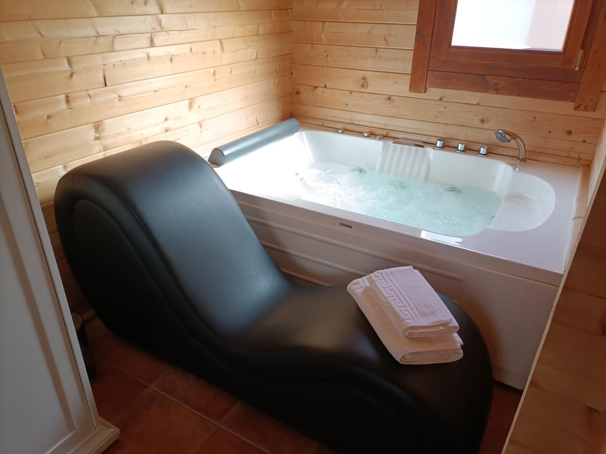 La Dehesilla De Toledo Escapada Romantica Jacuzzi Sillon Tantrico Cobisa Eksteriør bilde